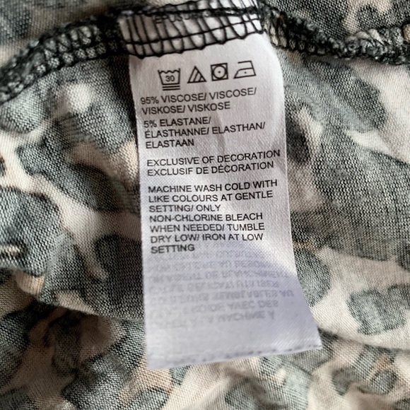 Leopard Print Robe - Picture 4 of 6